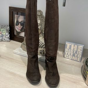 Vera Wang Lavendar brown suede boots